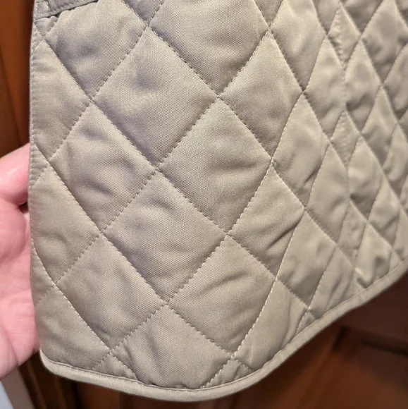 Burberry Women's Quilted Jacket - Picture 4 of 13